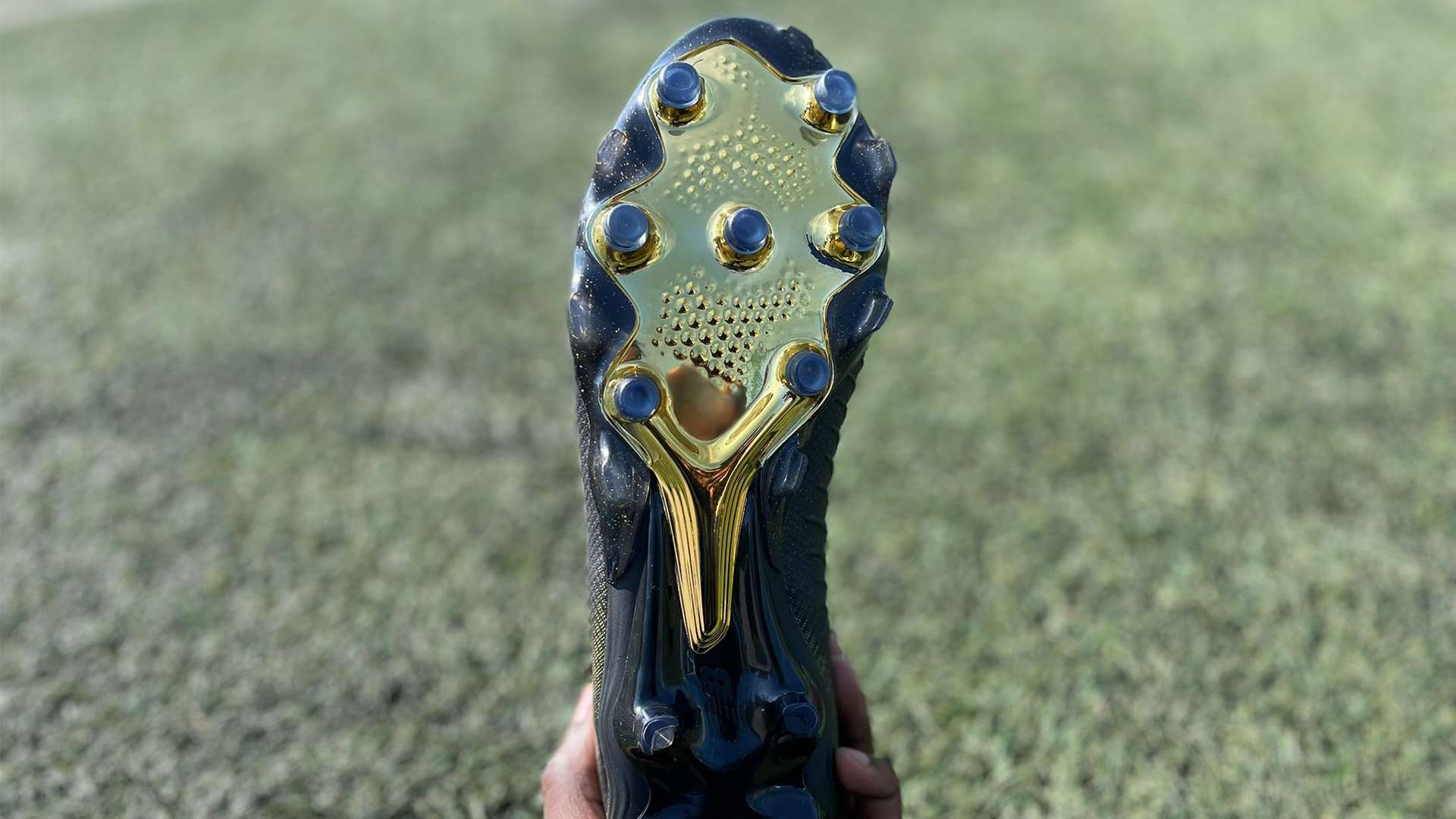 在进攻时更 在进攻时更